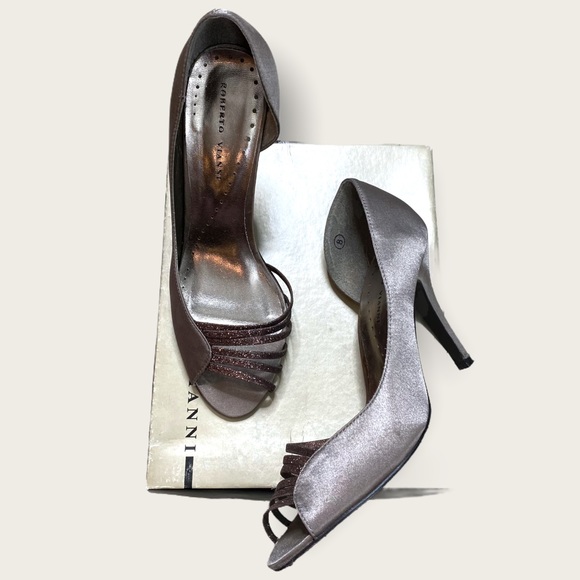 Roberto Vianni for Neiman Marcus (Size 8) Metallic Sheen Glitter Open-Toe Heels - Picture 8 of 12